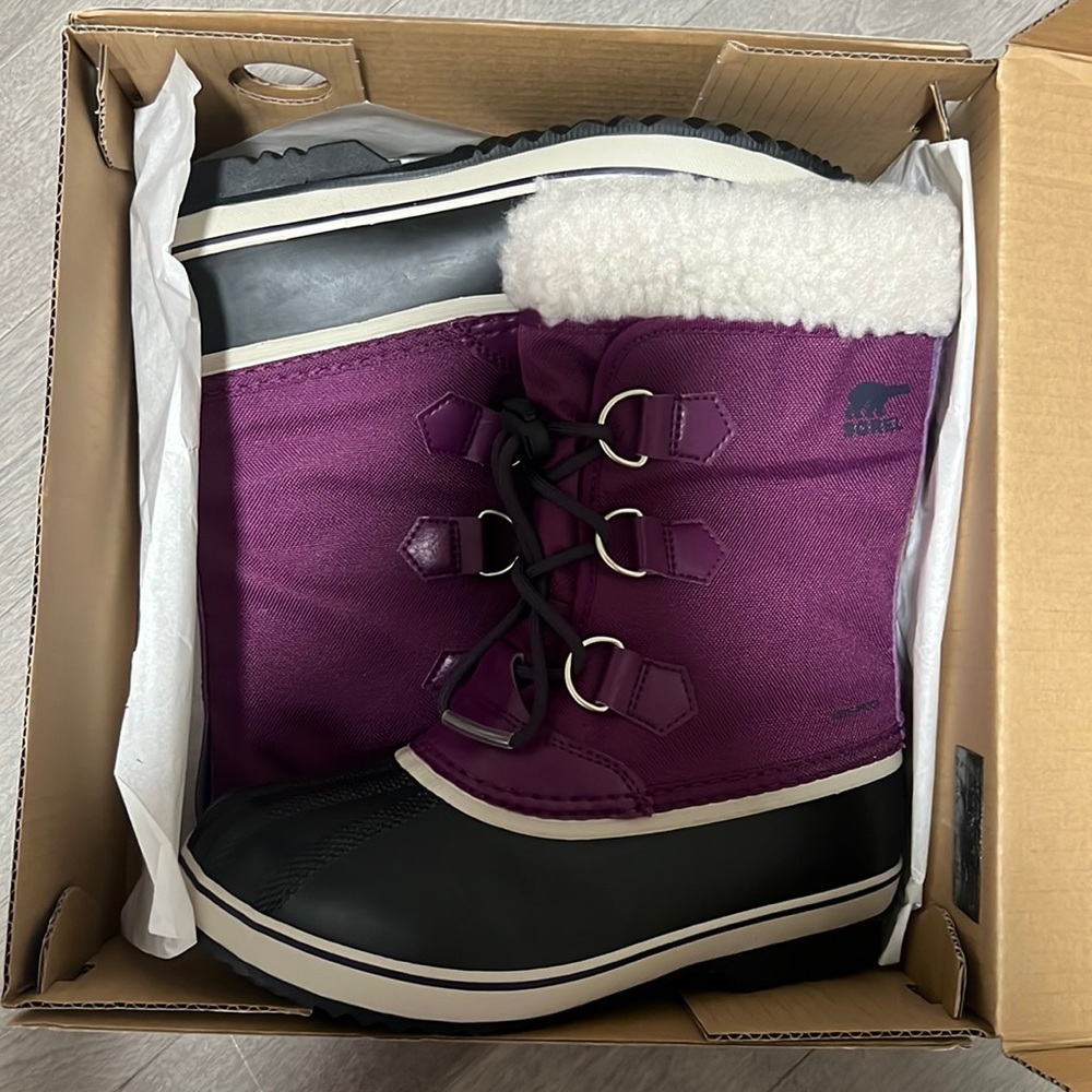 Sorel Yoot Pac Nylon Waterproof Snow Boot Purple Big Kid Size 4 NWT